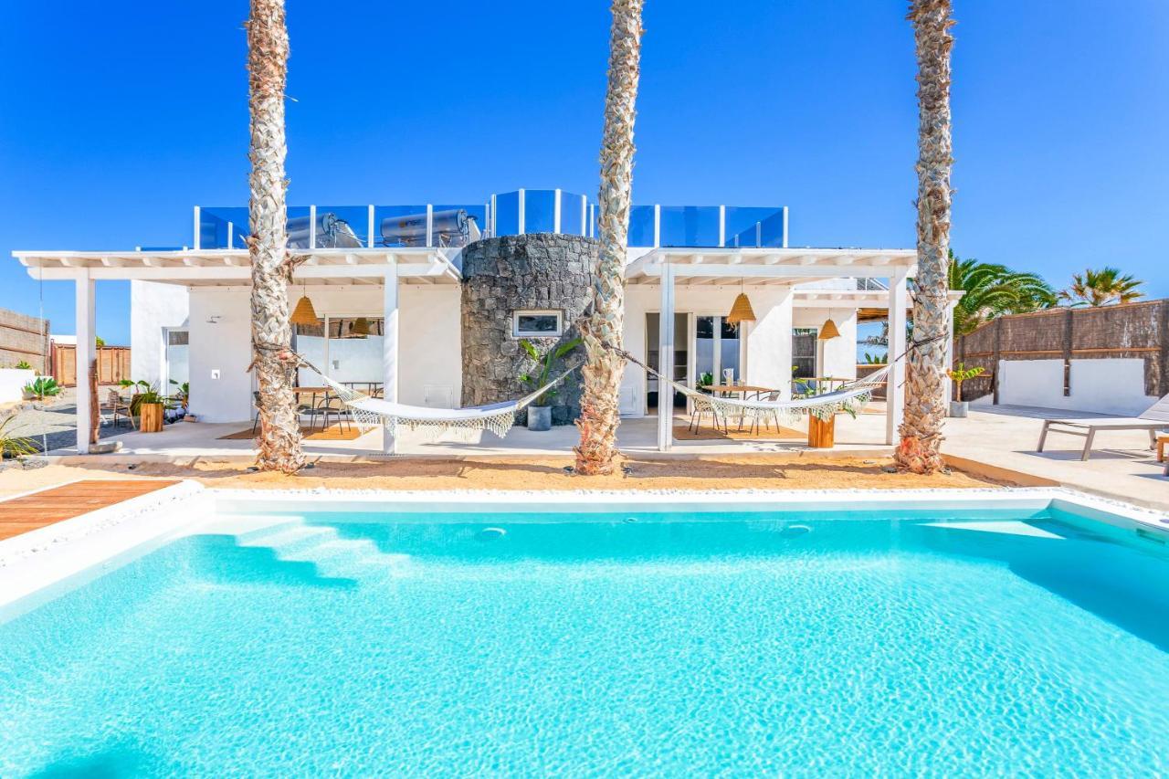 Boutique Beach Villa By Lanzarote Retreats - Private Pool - 1 Min Walk To Sea Pool Charco del Palo Bagian luar foto
