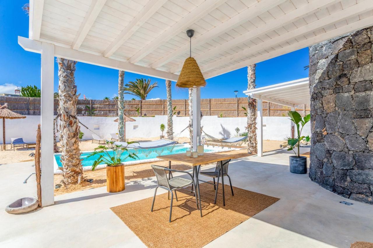 Boutique Beach Villa By Lanzarote Retreats - Private Pool - 1 Min Walk To Sea Pool Charco del Palo Bagian luar foto