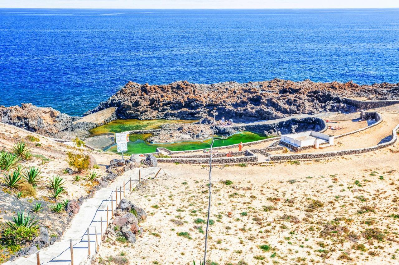 Boutique Beach Villa By Lanzarote Retreats - Private Pool - 1 Min Walk To Sea Pool Charco del Palo Bagian luar foto