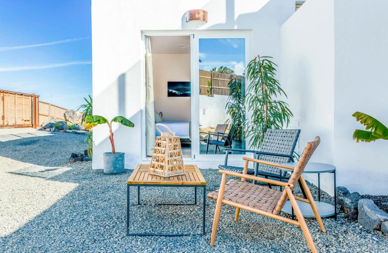 Boutique Beach Villa By Lanzarote Retreats - Private Pool - 1 Min Walk To Sea Pool Charco del Palo Bagian luar foto
