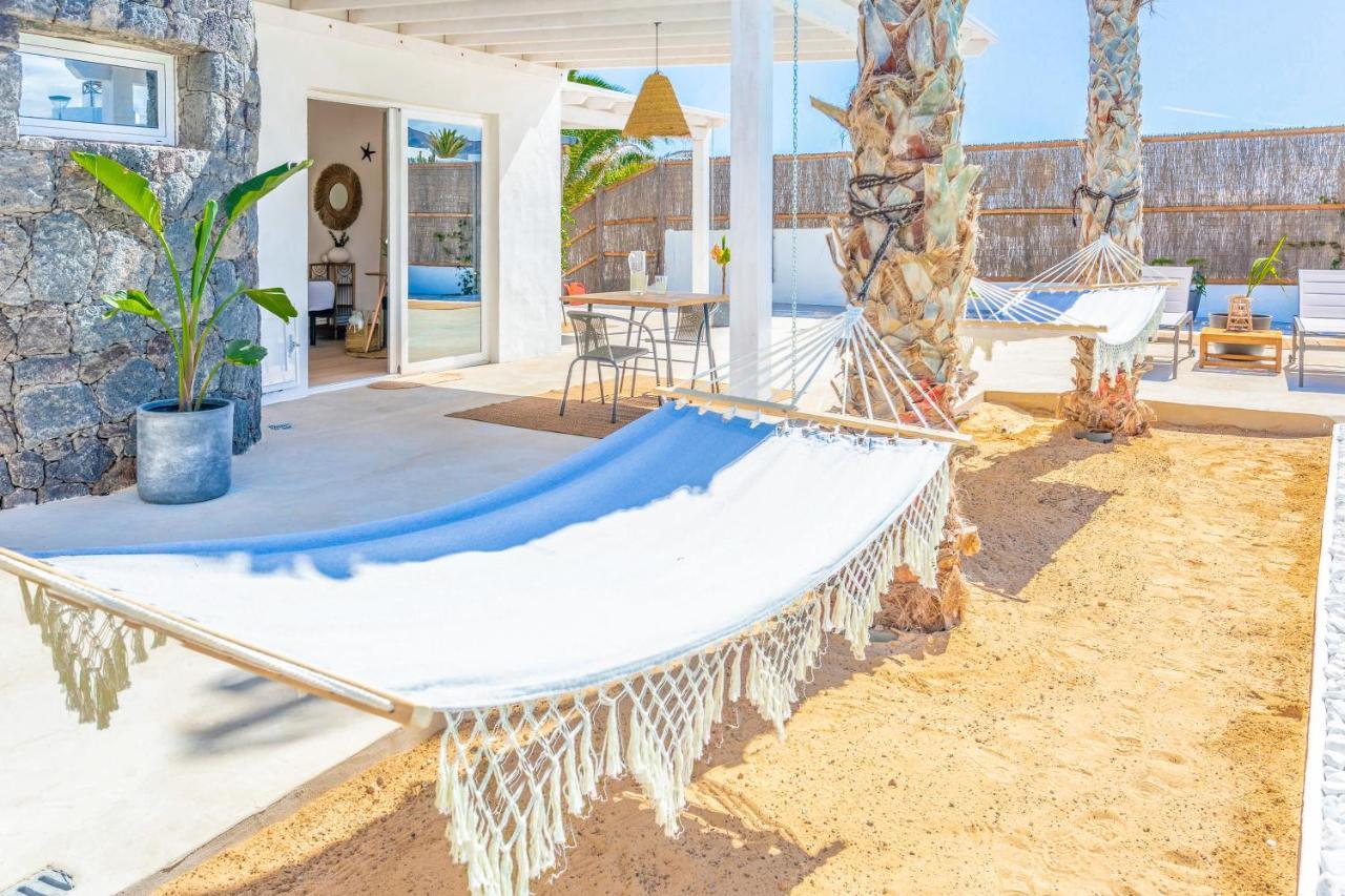 Boutique Beach Villa By Lanzarote Retreats - Private Pool - 1 Min Walk To Sea Pool Charco del Palo Bagian luar foto