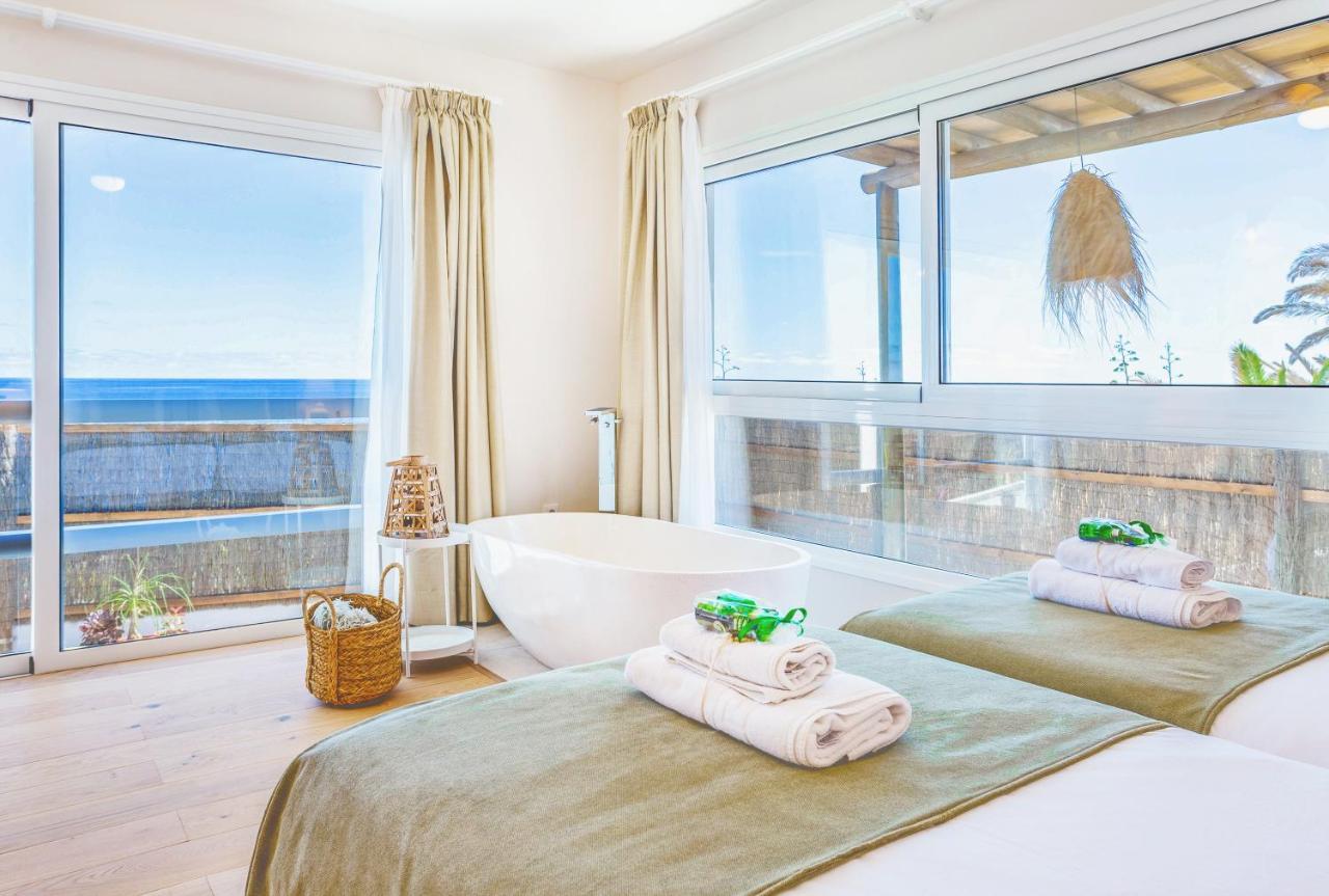 Boutique Beach Villa By Lanzarote Retreats - Private Pool - 1 Min Walk To Sea Pool Charco del Palo Bagian luar foto