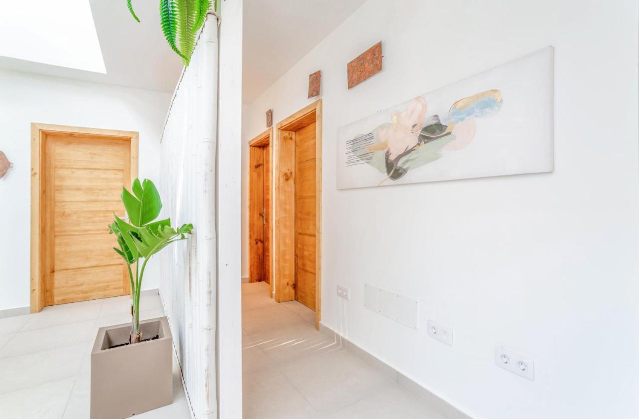 Boutique Beach Villa By Lanzarote Retreats - Private Pool - 1 Min Walk To Sea Pool Charco del Palo Bagian luar foto