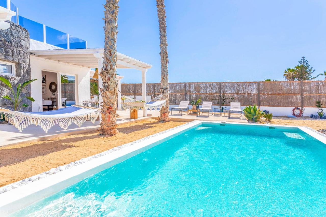 Boutique Beach Villa By Lanzarote Retreats - Private Pool - 1 Min Walk To Sea Pool Charco del Palo Bagian luar foto