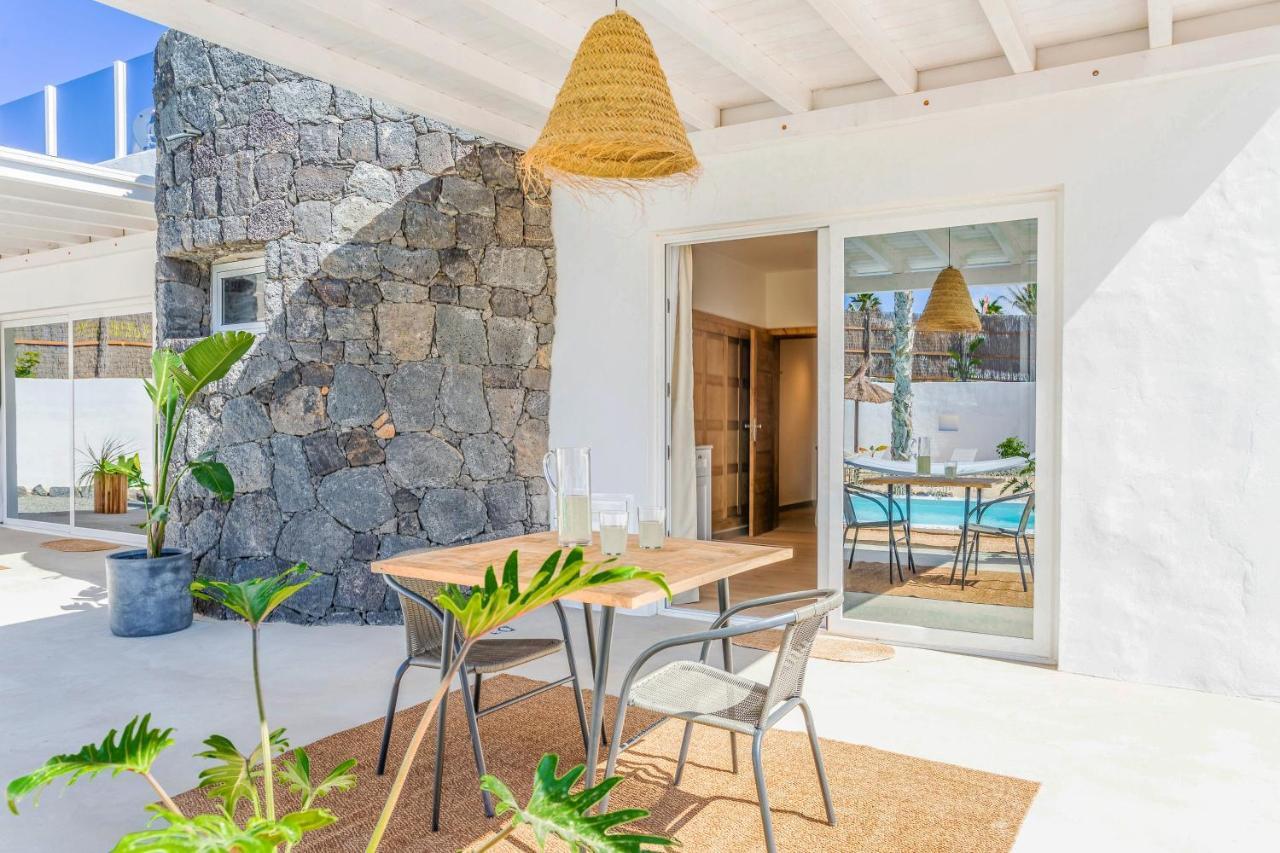 Boutique Beach Villa By Lanzarote Retreats - Private Pool - 1 Min Walk To Sea Pool Charco del Palo Bagian luar foto