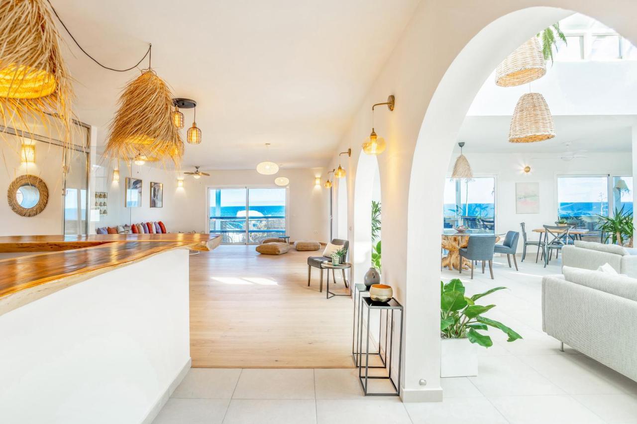 Boutique Beach Villa By Lanzarote Retreats - Private Pool - 1 Min Walk To Sea Pool Charco del Palo Bagian luar foto